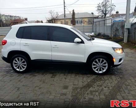 Белый Фольксваген Тигуан, объемом двигателя 2 л и пробегом 174 тыс. км за 15000 $, фото 1 на Automoto.ua