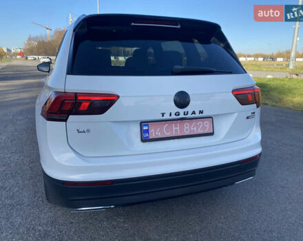 Белый Фольксваген Тигуан, объемом двигателя 2 л и пробегом 166 тыс. км за 14700 $, фото 49 на Automoto.ua