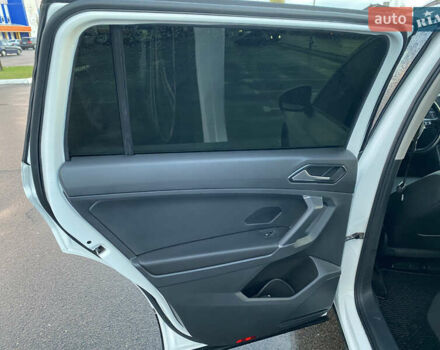 Білий Фольксваген Тігуан, об'ємом двигуна 1.98 л та пробігом 128 тис. км за 24000 $, фото 13 на Automoto.ua