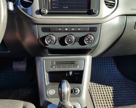 Білий Фольксваген Тігуан, об'ємом двигуна 2 л та пробігом 93 тис. км за 13499 $, фото 6 на Automoto.ua