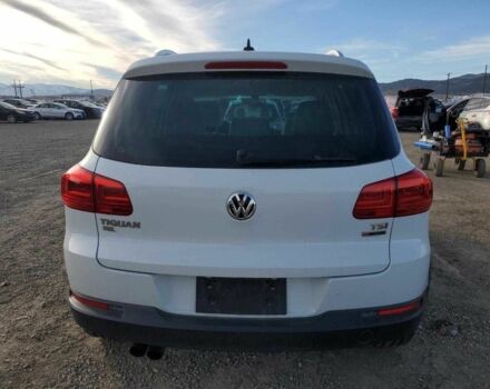 Белый Фольксваген Тигуан, объемом двигателя 2 л и пробегом 140 тыс. км за 1700 $, фото 5 на Automoto.ua