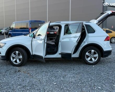 Белый Фольксваген Тигуан, объемом двигателя 2 л и пробегом 161 тыс. км за 24890 $, фото 26 на Automoto.ua