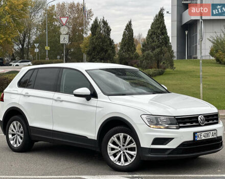 Білий Фольксваген Тігуан, об'ємом двигуна 2 л та пробігом 144 тис. км за 19500 $, фото 4 на Automoto.ua