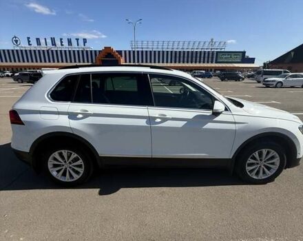 Білий Фольксваген Тігуан, об'ємом двигуна 2.01 л та пробігом 71 тис. км за 26000 $, фото 2 на Automoto.ua