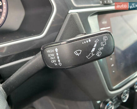 Білий Фольксваген Тігуан, об'ємом двигуна 2 л та пробігом 182 тис. км за 31600 $, фото 33 на Automoto.ua