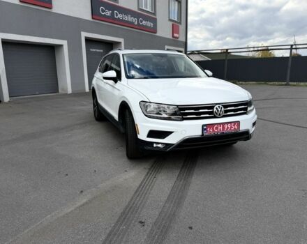 Белый Фольксваген Тигуан, объемом двигателя 2 л и пробегом 175 тыс. км за 18399 $, фото 1 на Automoto.ua