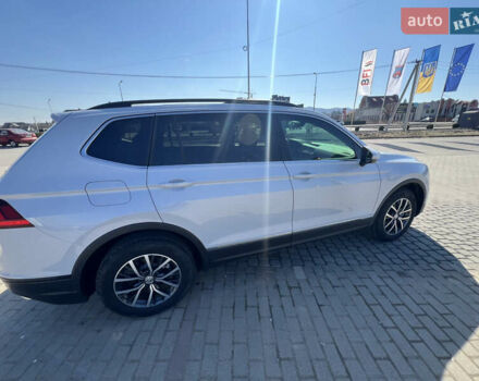Білий Фольксваген Тігуан, об'ємом двигуна 1.98 л та пробігом 143 тис. км за 21700 $, фото 17 на Automoto.ua