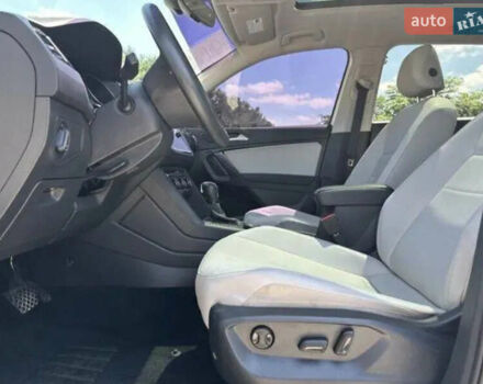 Белый Фольксваген Тигуан, объемом двигателя 1.98 л и пробегом 120 тыс. км за 19999 $, фото 7 на Automoto.ua