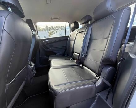 Білий Фольксваген Тігуан, об'ємом двигуна 2 л та пробігом 42 тис. км за 10600 $, фото 12 на Automoto.ua