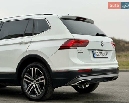 Білий Фольксваген Тігуан, об'ємом двигуна 2 л та пробігом 66 тис. км за 30999 $, фото 24 на Automoto.ua