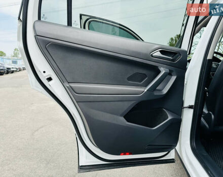 Білий Фольксваген Тігуан, об'ємом двигуна 1.98 л та пробігом 69 тис. км за 23500 $, фото 18 на Automoto.ua