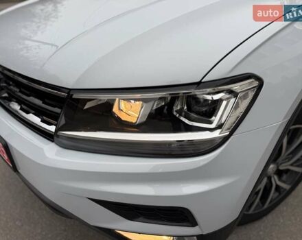 Білий Фольксваген Тігуан, об'ємом двигуна 2 л та пробігом 72 тис. км за 19300 $, фото 3 на Automoto.ua