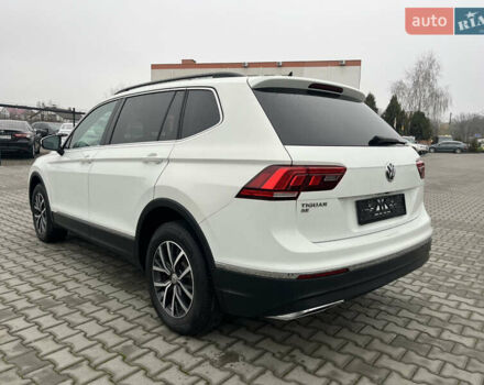Белый Фольксваген Тигуан, объемом двигателя 2 л и пробегом 112 тыс. км за 17800 $, фото 8 на Automoto.ua