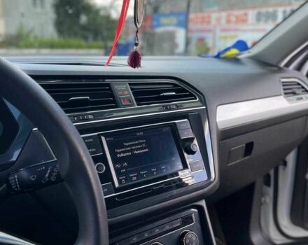 Белый Фольксваген Тигуан, объемом двигателя 2 л и пробегом 198 тыс. км за 16000 $, фото 1 на Automoto.ua