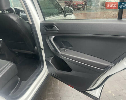 Белый Фольксваген Тигуан, объемом двигателя 1.98 л и пробегом 129 тыс. км за 17950 $, фото 19 на Automoto.ua