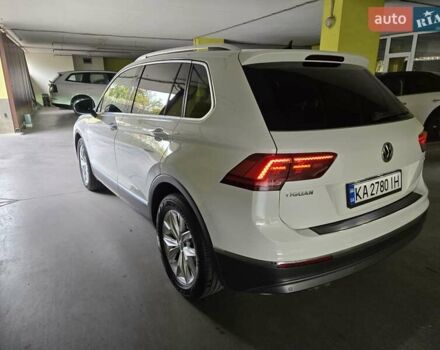 Белый Фольксваген Тигуан, объемом двигателя 2 л и пробегом 102 тыс. км за 25500 $, фото 4 на Automoto.ua