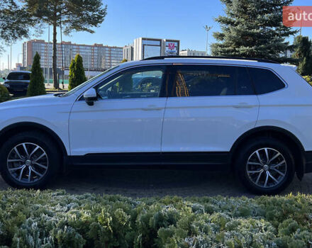 Белый Фольксваген Тигуан, объемом двигателя 0 л и пробегом 99 тыс. км за 19900 $, фото 3 на Automoto.ua