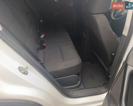 Белый Фольксваген Тигуан, объемом двигателя 2 л и пробегом 112 тыс. км за 14100 $, фото 6 на Automoto.ua