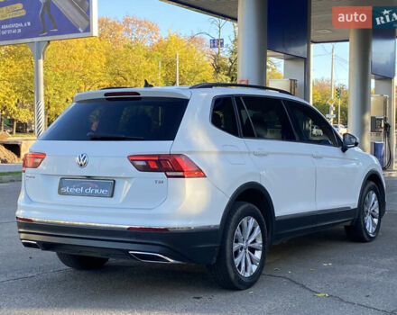 Білий Фольксваген Тігуан, об'ємом двигуна 1.98 л та пробігом 153 тис. км за 16999 $, фото 5 на Automoto.ua