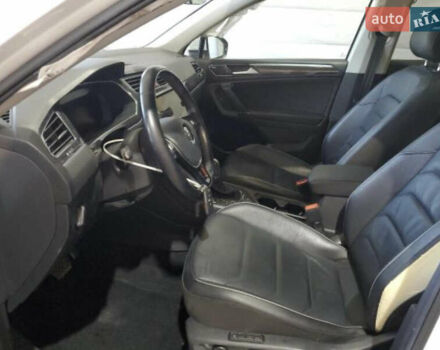 Белый Фольксваген Тигуан, объемом двигателя 1.98 л и пробегом 124 тыс. км за 15000 $, фото 6 на Automoto.ua