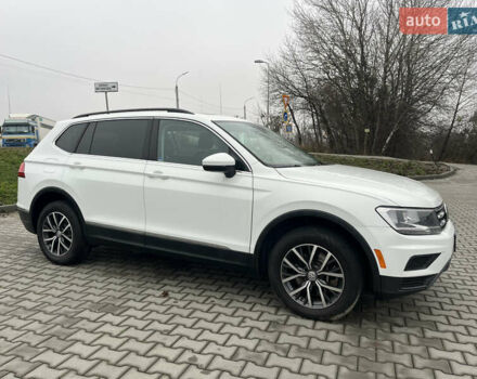Белый Фольксваген Тигуан, объемом двигателя 2 л и пробегом 112 тыс. км за 17800 $, фото 3 на Automoto.ua