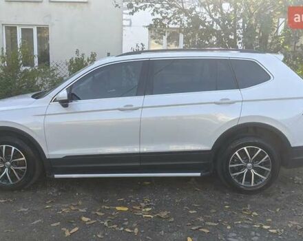 Белый Фольксваген Тигуан, объемом двигателя 2 л и пробегом 106 тыс. км за 22700 $, фото 4 на Automoto.ua