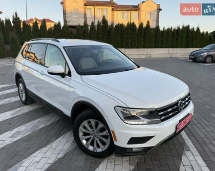 Белый Фольксваген Тигуан, объемом двигателя 1.98 л и пробегом 135 тыс. км за 16400 $, фото 2 на Automoto.ua