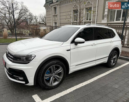Белый Фольксваген Тигуан, объемом двигателя 1.98 л и пробегом 157 тыс. км за 22500 $, фото 4 на Automoto.ua