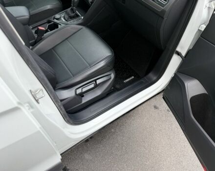 Белый Фольксваген Тигуан, объемом двигателя 2 л и пробегом 175 тыс. км за 18399 $, фото 15 на Automoto.ua