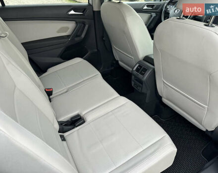 Білий Фольксваген Тігуан, об'ємом двигуна 2 л та пробігом 134 тис. км за 18500 $, фото 24 на Automoto.ua