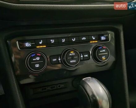 Белый Фольксваген Тигуан, объемом двигателя 2 л и пробегом 142 тыс. км за 21699 $, фото 15 на Automoto.ua