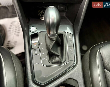 Білий Фольксваген Тігуан, об'ємом двигуна 2 л та пробігом 66 тис. км за 30999 $, фото 62 на Automoto.ua