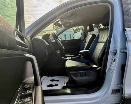 Білий Фольксваген Тігуан, об'ємом двигуна 2 л та пробігом 42 тис. км за 10600 $, фото 9 на Automoto.ua