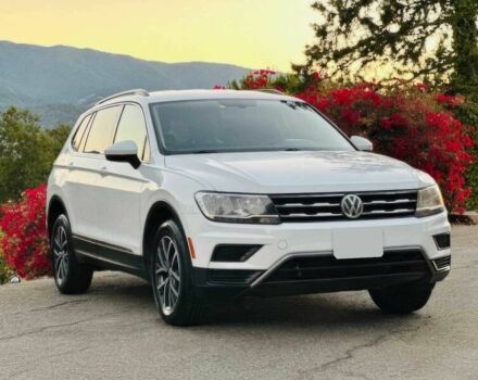 Белый Фольксваген Тигуан, объемом двигателя 2 л и пробегом 40 тыс. км за 4600 $, фото 2 на Automoto.ua