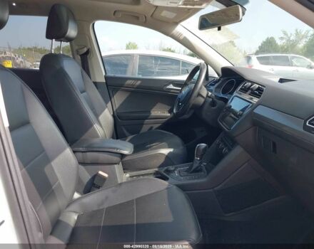 Белый Фольксваген Тигуан, объемом двигателя 2 л и пробегом 193 тыс. км за 13200 $, фото 4 на Automoto.ua