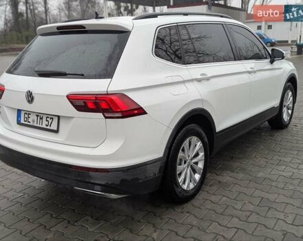 Белый Фольксваген Тигуан, объемом двигателя 2 л и пробегом 160 тыс. км за 18300 $, фото 4 на Automoto.ua