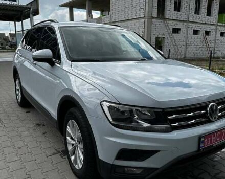 Білий Фольксваген Тігуан, об'ємом двигуна 2 л та пробігом 224 тис. км за 14800 $, фото 2 на Automoto.ua
