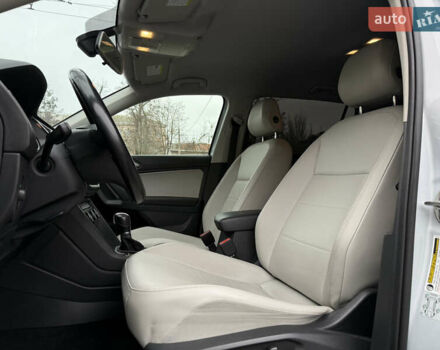 Белый Фольксваген Тигуан, объемом двигателя 1.98 л и пробегом 99 тыс. км за 20999 $, фото 17 на Automoto.ua