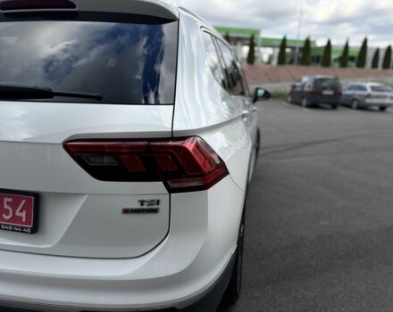 Белый Фольксваген Тигуан, объемом двигателя 2 л и пробегом 175 тыс. км за 18399 $, фото 6 на Automoto.ua