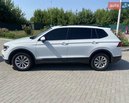 Білий Фольксваген Тігуан, об'ємом двигуна 1.98 л та пробігом 118 тис. км за 17000 $, фото 5 на Automoto.ua