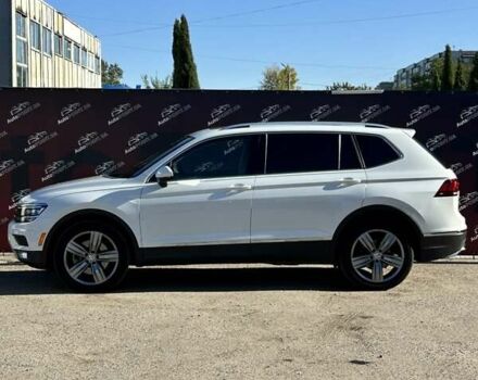 Белый Фольксваген Тигуан, объемом двигателя 2 л и пробегом 120 тыс. км за 24200 $, фото 4 на Automoto.ua