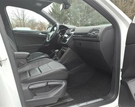 Белый Фольксваген Тигуан, объемом двигателя 2 л и пробегом 46 тыс. км за 8000 $, фото 7 на Automoto.ua