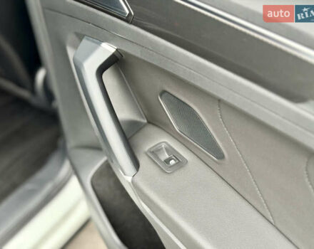 Білий Фольксваген Тігуан, об'ємом двигуна 2 л та пробігом 66 тис. км за 30999 $, фото 84 на Automoto.ua