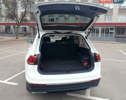 Білий Фольксваген Тігуан, об'ємом двигуна 2 л та пробігом 145 тис. км за 23600 $, фото 8 на Automoto.ua