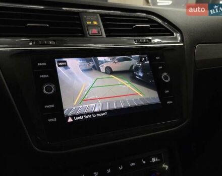 Белый Фольксваген Тигуан, объемом двигателя 2 л и пробегом 142 тыс. км за 21699 $, фото 14 на Automoto.ua