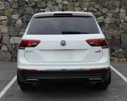 Белый Фольксваген Тигуан, объемом двигателя 2 л и пробегом 33 тыс. км за 15100 $, фото 5 на Automoto.ua