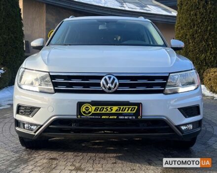 Білий Фольксваген Тігуан, об'ємом двигуна 2 л та пробігом 113 тис. км за 22800 $, фото 1 на Automoto.ua