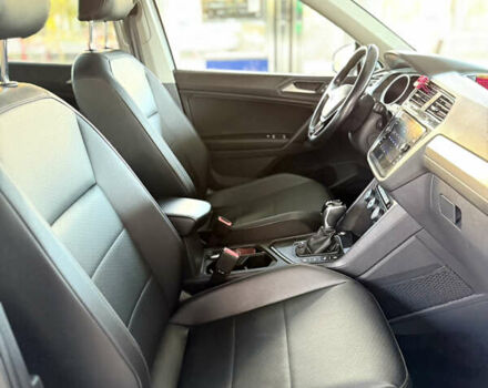 Белый Фольксваген Тигуан, объемом двигателя 2 л и пробегом 117 тыс. км за 17999 $, фото 9 на Automoto.ua