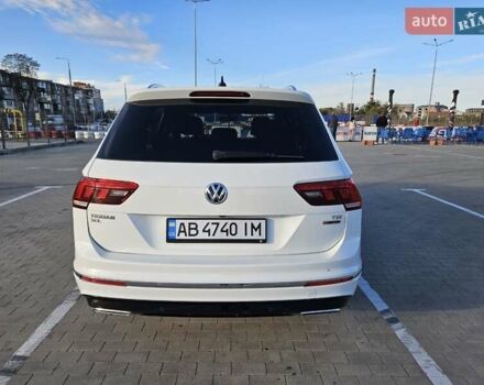 Белый Фольксваген Тигуан, объемом двигателя 1.98 л и пробегом 63 тыс. км за 26000 $, фото 4 на Automoto.ua