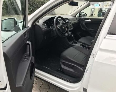 Белый Фольксваген Тигуан, объемом двигателя 2 л и пробегом 70 тыс. км за 18900 $, фото 3 на Automoto.ua